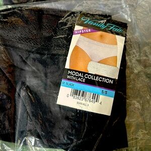 NWT vanity fair hipster panties with lace- four pairs. 2 black and 2 white